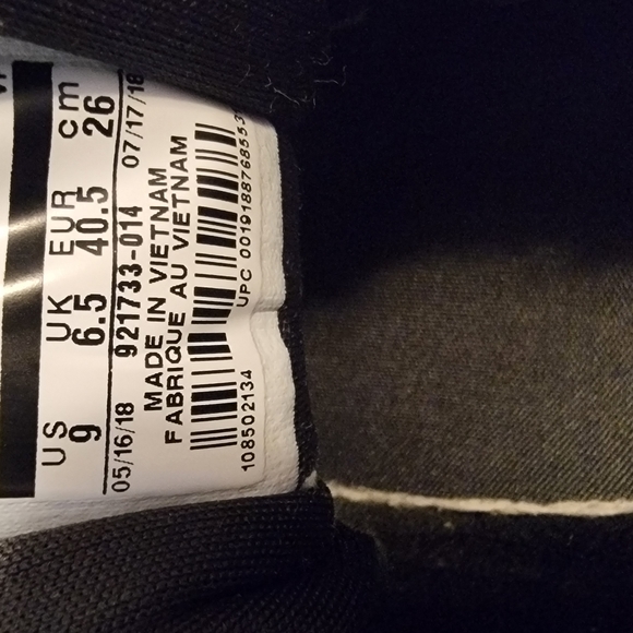 Nike - Picture 4 of 8